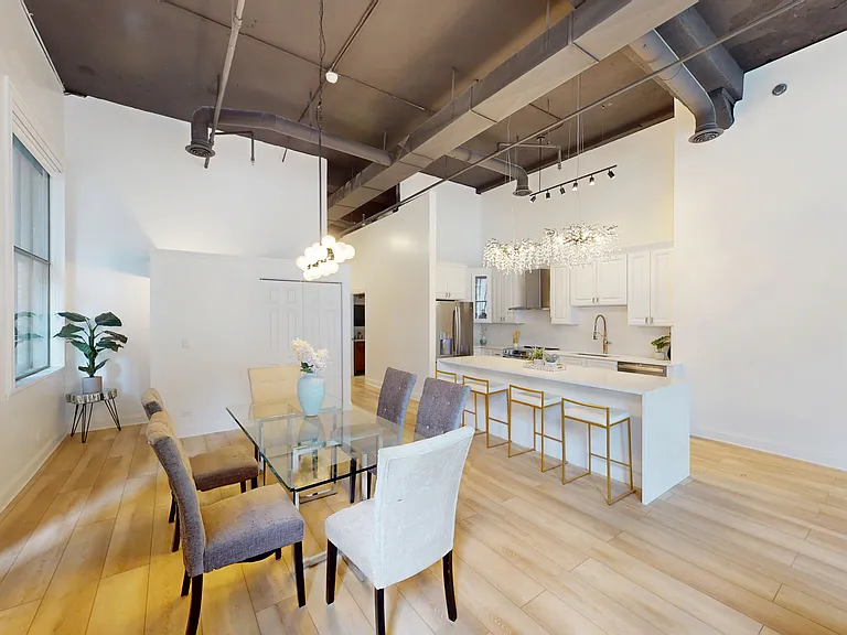 120 S State St #4 — Photo 2