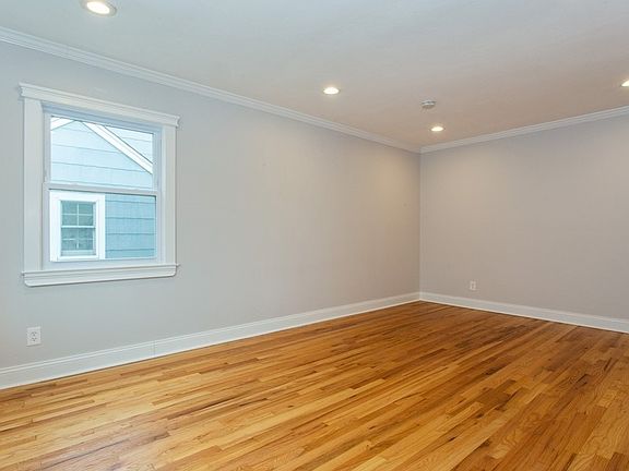 4th image of 51 11th Ave