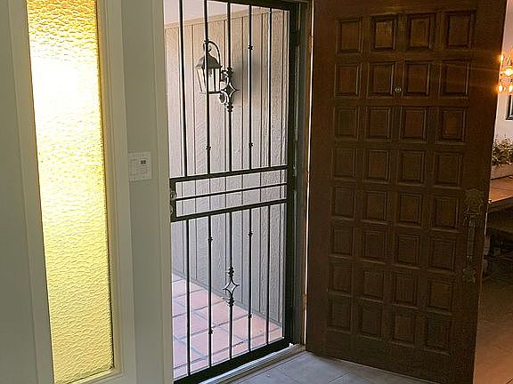 5th image of 390 E Bird Ln