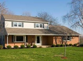 4 Oakglade Cir, Hummelstown, PA 17036
