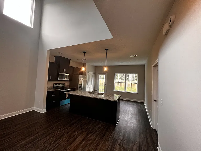 1315 Grayson Ave — Photo 4
