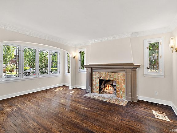 3rd image of 3800 Sturtevant St