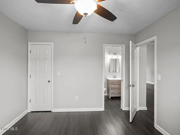 225 John Ct — Photo 9