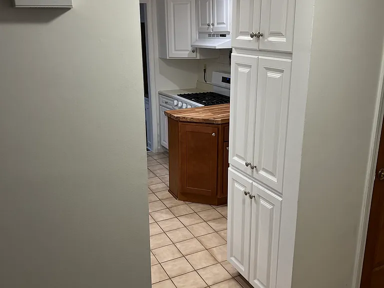 921 Onondaga St — Photo 8