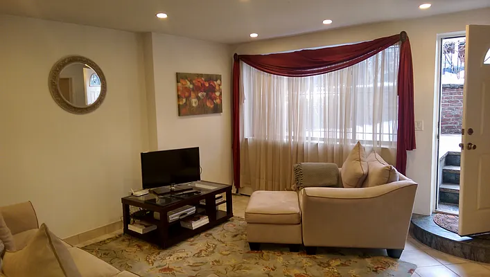 Rented by BuySell Real Estate Inc | media 23