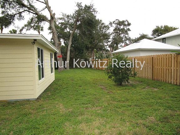 3rd image of 1321 Florence Ct