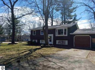 942 Kelley St, Traverse City, MI 49686