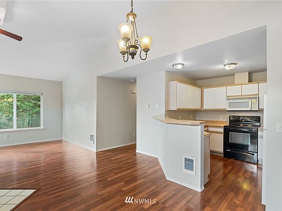 5th image of 9210 Market Pl Unit N202