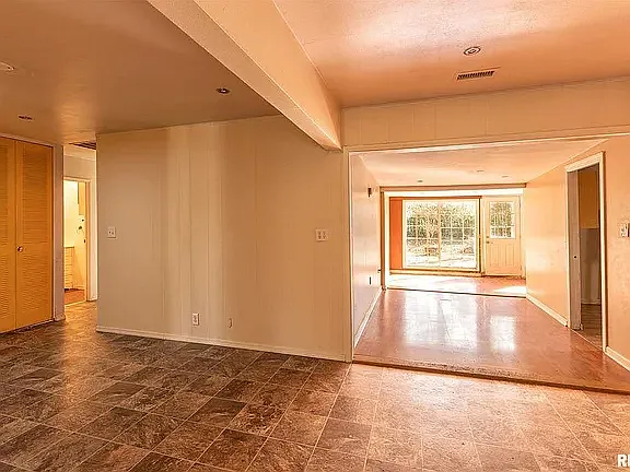 1703 W Freeman St — Photo 22