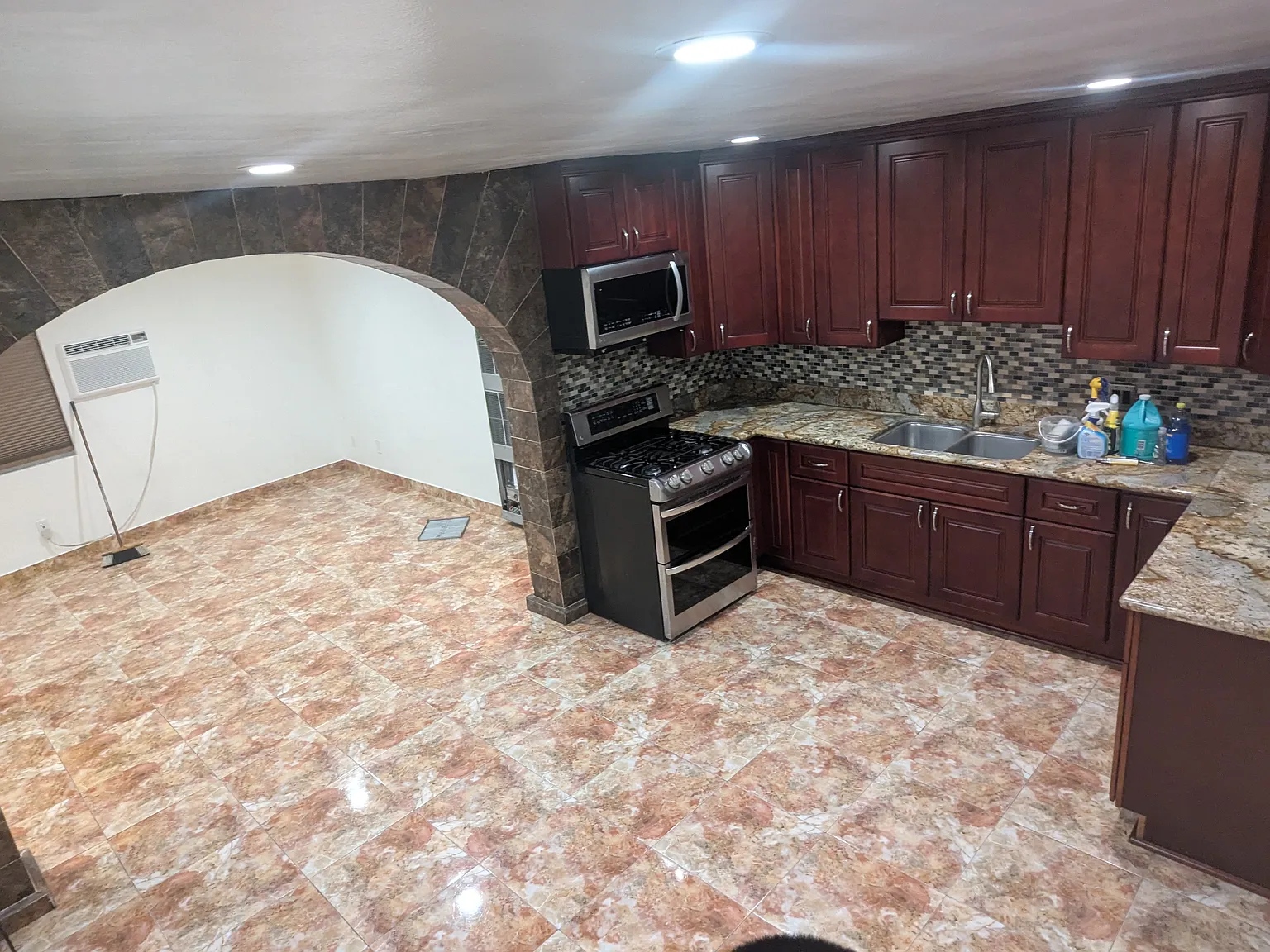 2 bed, 1000 sqft, $2,800 — Photo 4