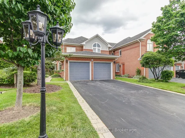 2145 Country Club Dr E #23, Burlington, ON L7M 4E1