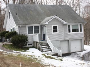 1020 Oregon Rd, Cortlandt Manor, NY 10567