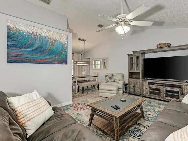 7107 Queen Palm Cir — Photo 3
