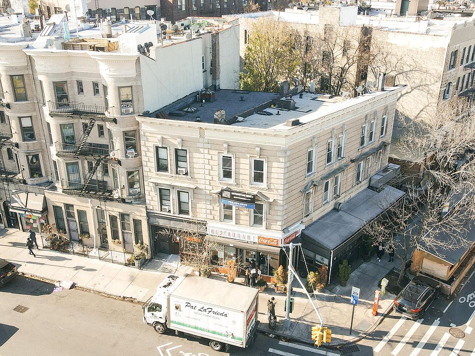 1st image of 782 Washington Ave #3