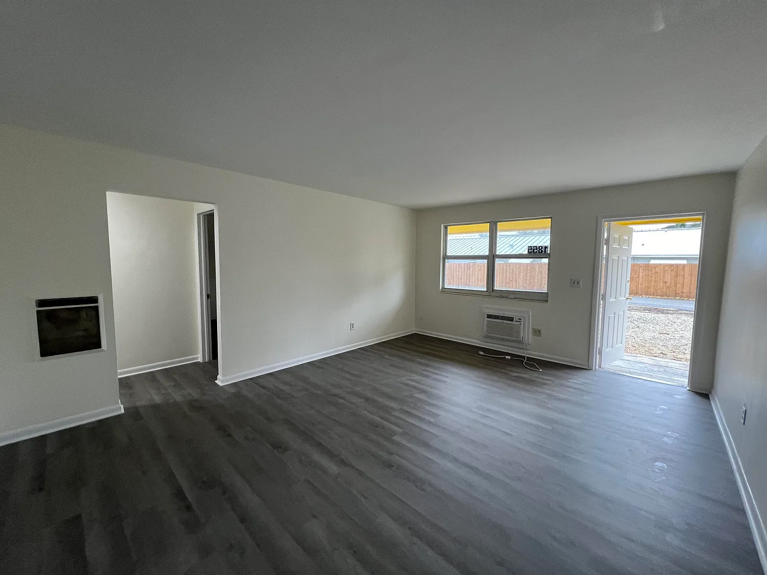 2 bed, 1.0 bath, 825 sqft, $1,795 — Photo 4