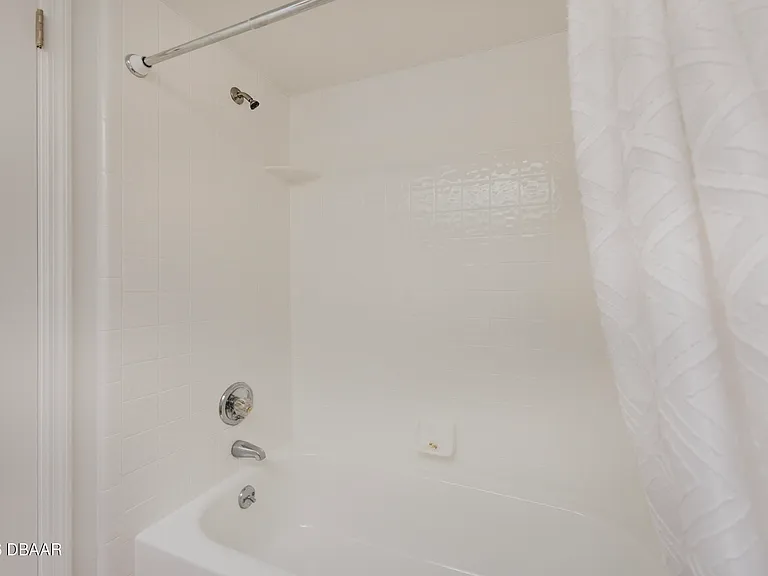 931 Meadow View Dr #A — Photo 16