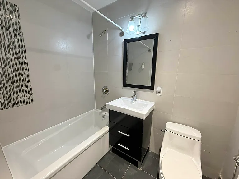 70 Kosciuszko St #1B — Photo 10