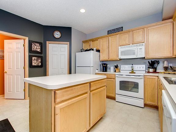 5th image of 4474 Rosemary Way
