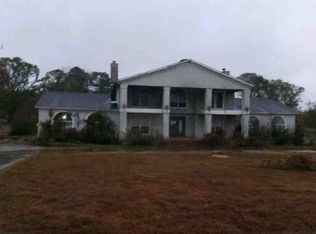 15 Yawn Cemetery Rd, Hazlehurst, GA 31539