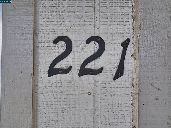 2nd image of 221 Kingston Ln