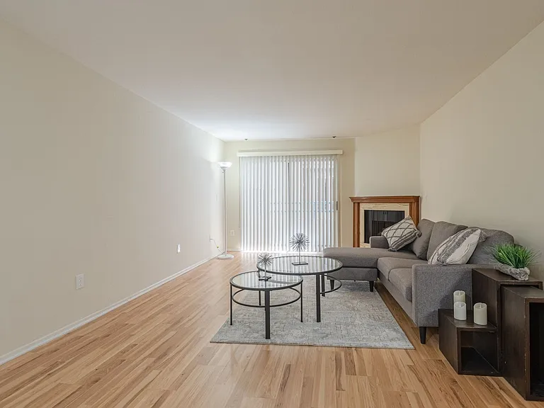 Riverside Terrace Apartments — Photo 12