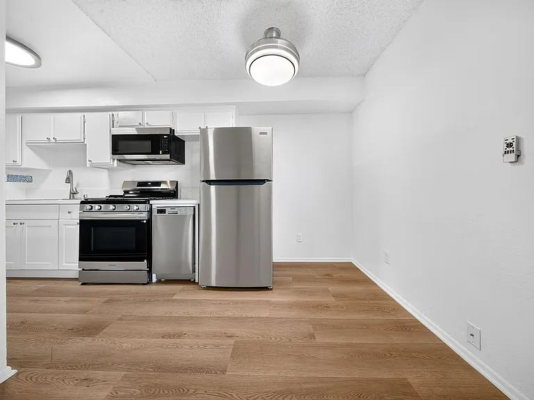 5708 Tujunga Ave — Photo 21