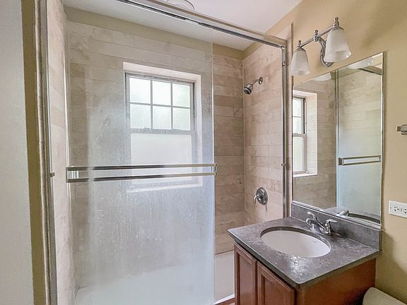 4th image of 3455 N Wolcott Ave #2