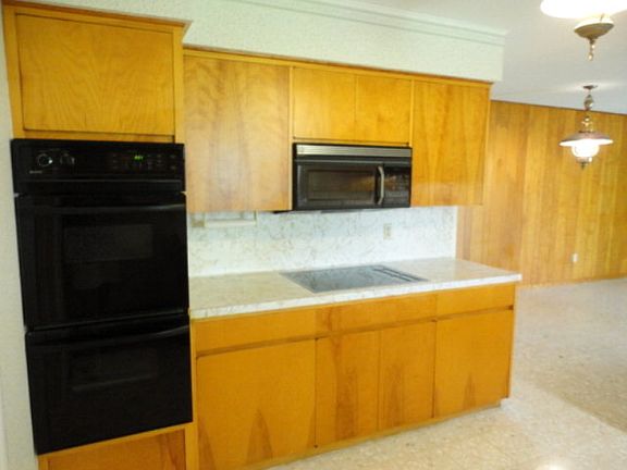 5th image of 1419 Larkspur Ave