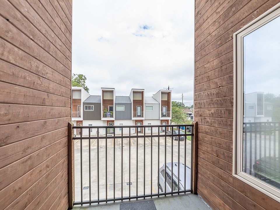 1st image of 113 Bayou St #110
