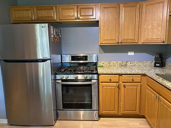 4th image of 250 Schryver Ave
