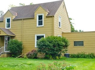 2015 15th St, Columbus, NE 68601