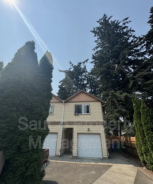 1109 NE 106th Ave