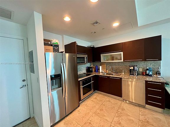 3rd image of 950 Brickell Bay Dr APT 4609