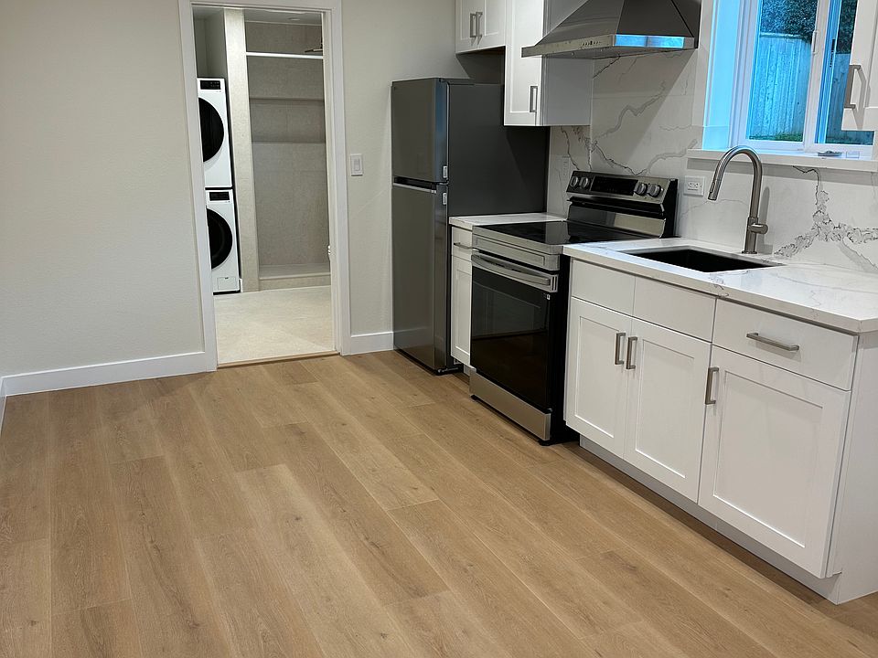 1st image of 271B Goodwin Dr #B