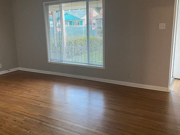 3rd image of 1349 Walnut St