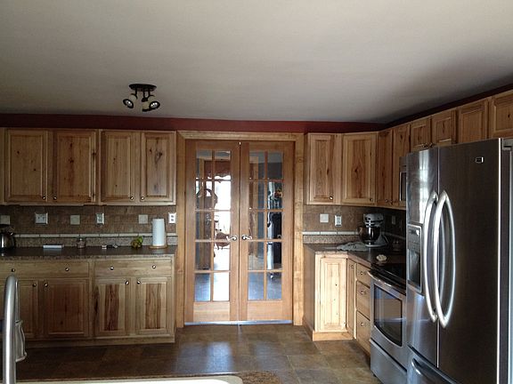 4th image of 35 Meadow St