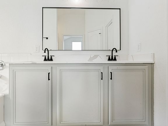 5th image of 5224 McGrath Dr