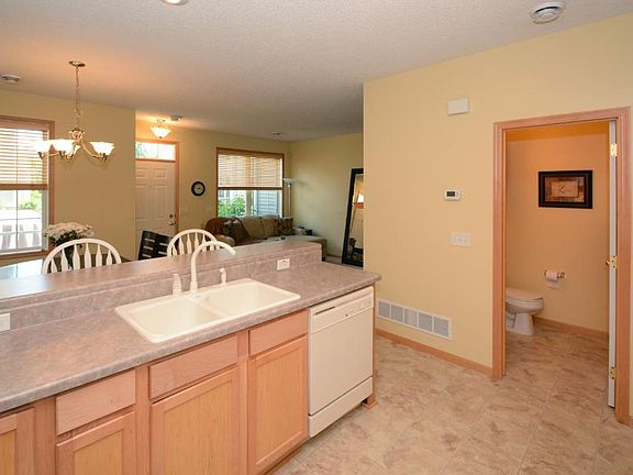 4th image of 10991 Oak Grove Cir Unit B