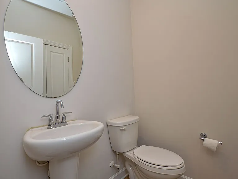 3215 Lisburn St — Photo 18