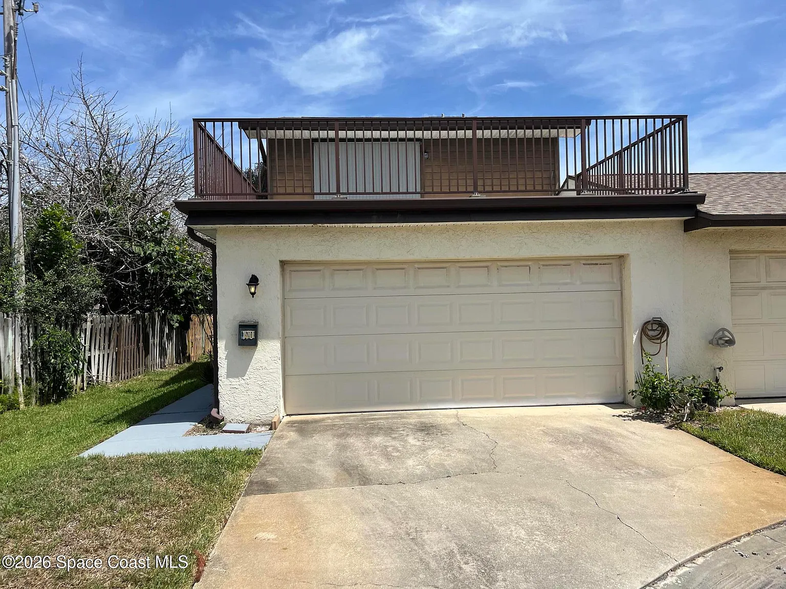3 bed, 2.5 bath, 1749 sqft, $3,000 — Photo 1