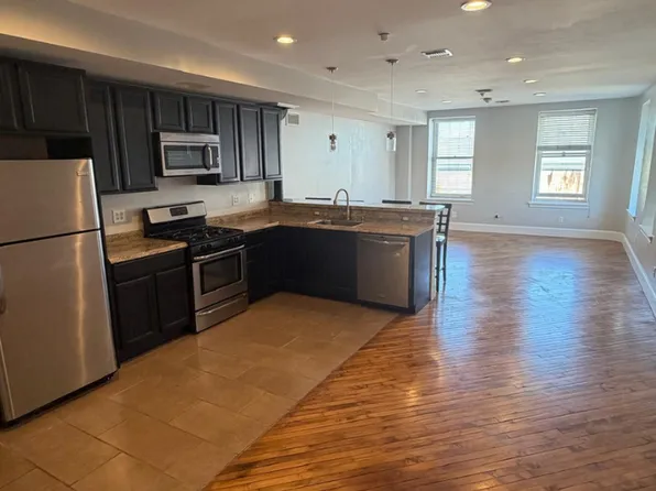 17 W Cayuga St, Oswego, NY 13126