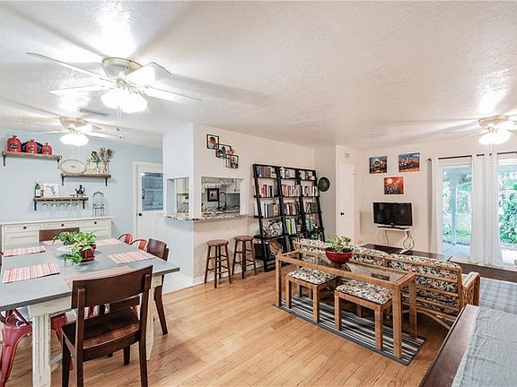 2nd image of 3913 W Pearl Ave