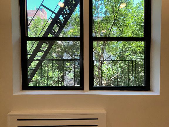 2nd image of 239 E 77th St APT 1B