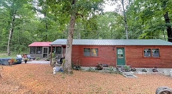 2nd image of 380 E Oak Dr
