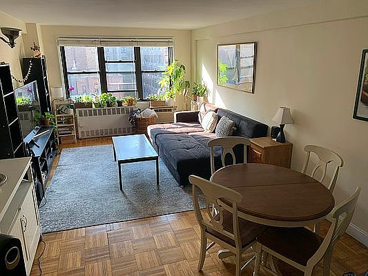 3rd image of 141 E 89th St APT 8H