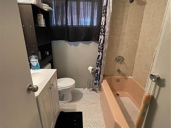 4th image of 73 Lisbon Ave