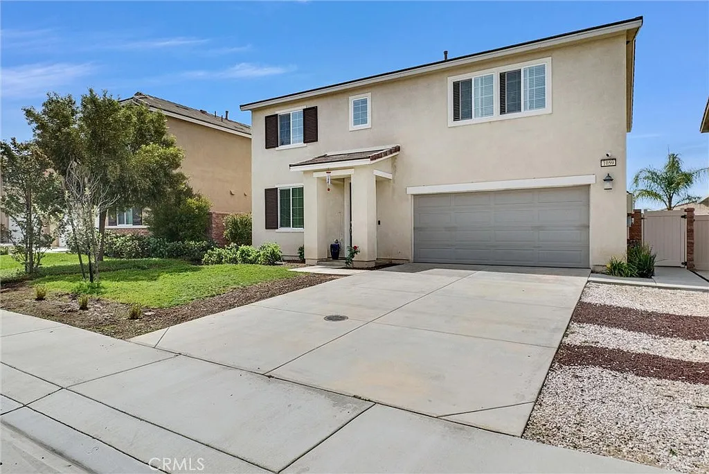 4 bed, 2419 sqft, $3,799 — Photo 2