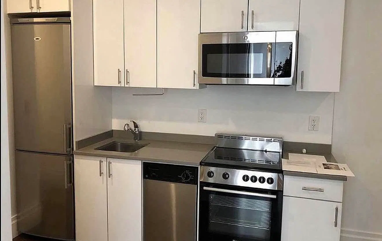 484 9th Avenue — Photo 3