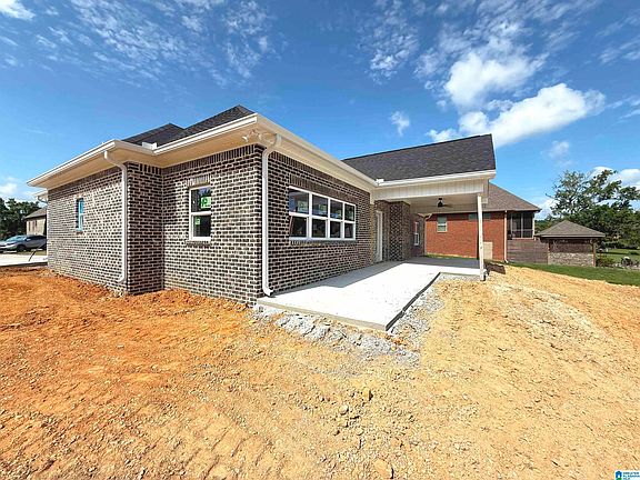 3rd image of 207 Berties Pl