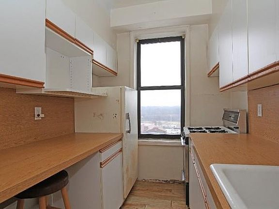 4th image of 3875 Waldo Ave APT 10S